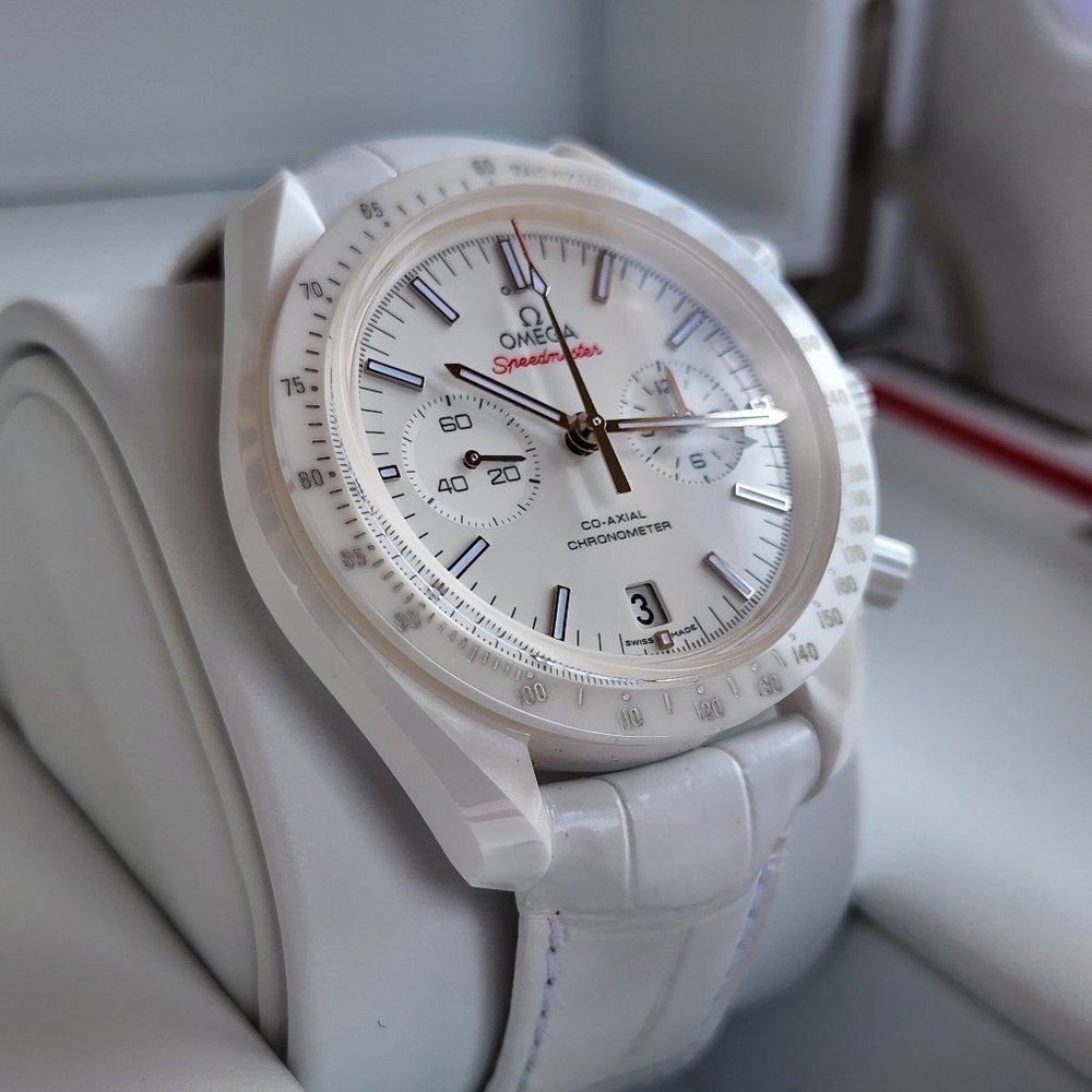 NEW OMEGA SPEEDMASTER WHITE SIDE OF THE MOON 44.25 CERAMIC WHITE CHRONO Co-Axial - Picture 4 of 15